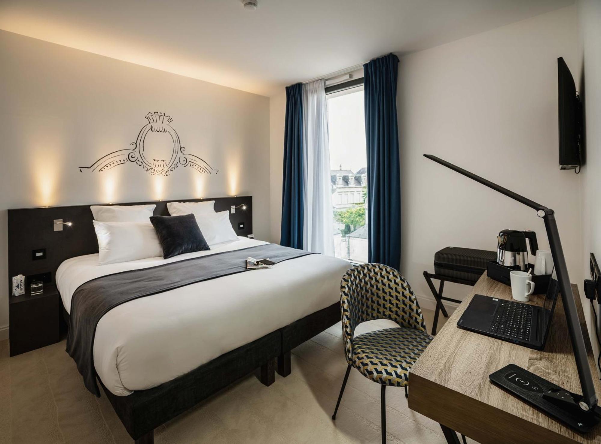 Western De La Cite Royale 4*